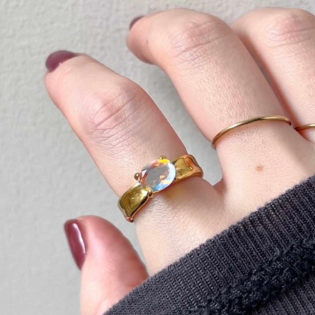 [ angel aura quartz ] um gold ring