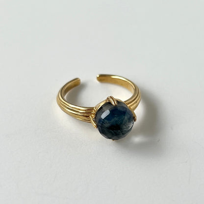 [ onyx, labradorite & crystal ] croissant gold