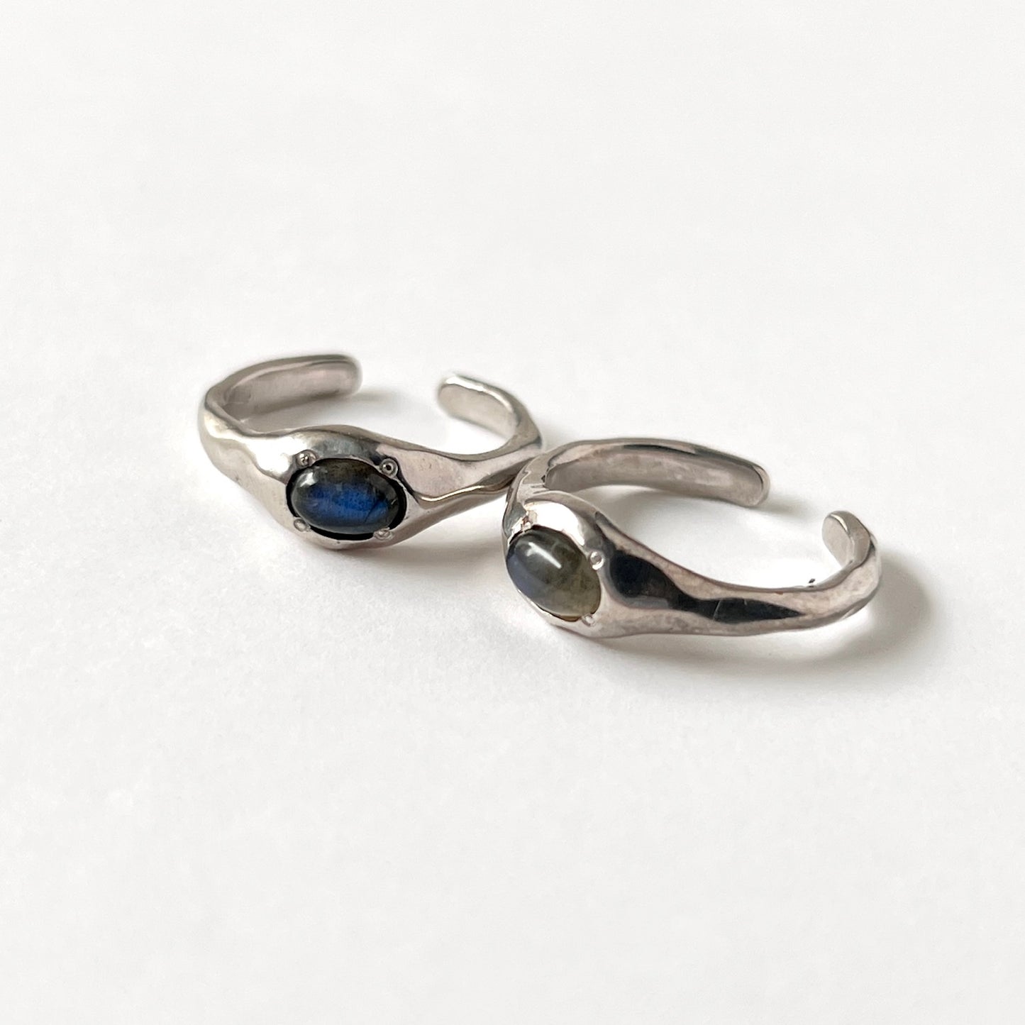 [ light blue labradorite ] pebble silver