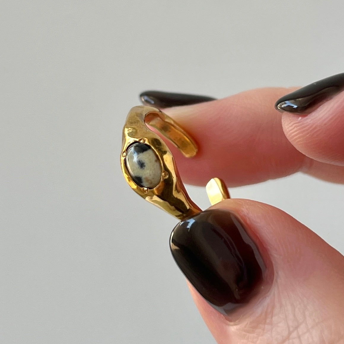 [ dalmatian jasper ] pebble gold