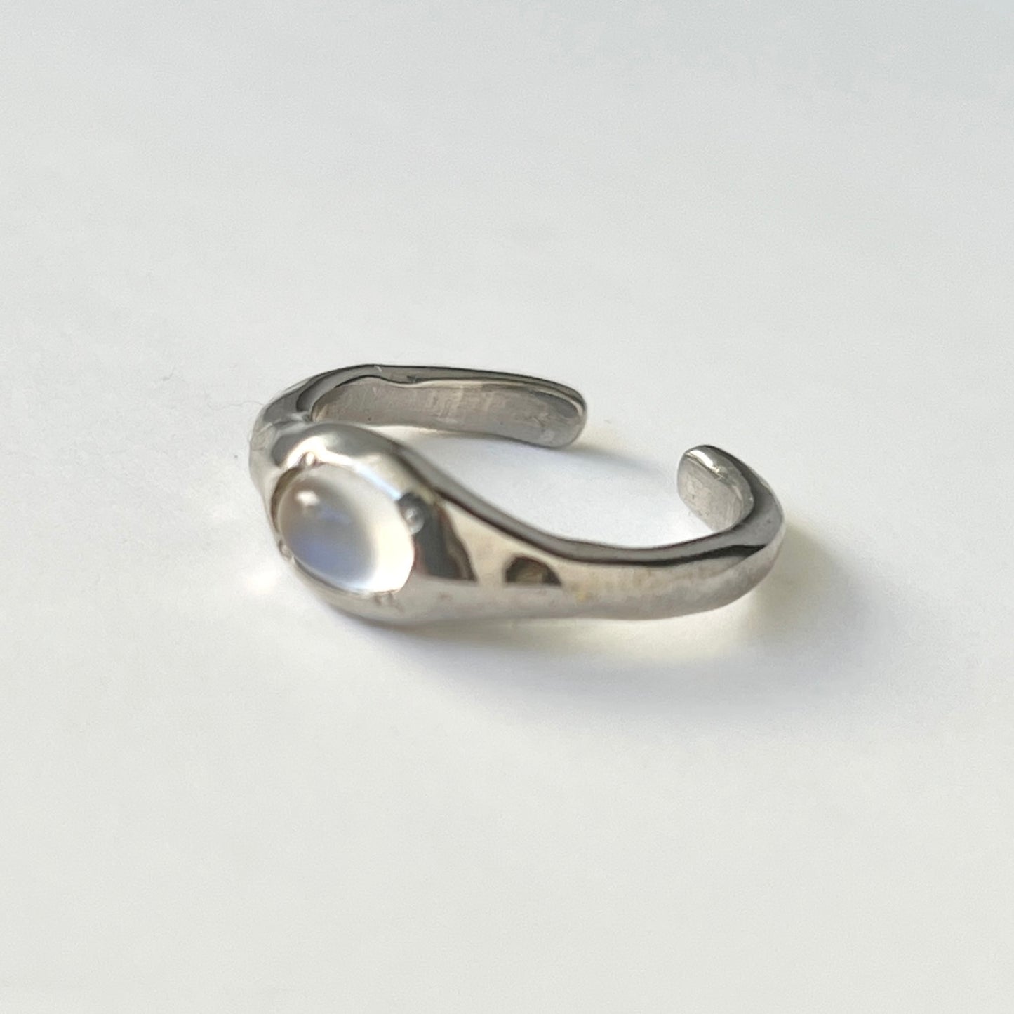 [ royal blue moon stone ] pebble silver [ free size ]