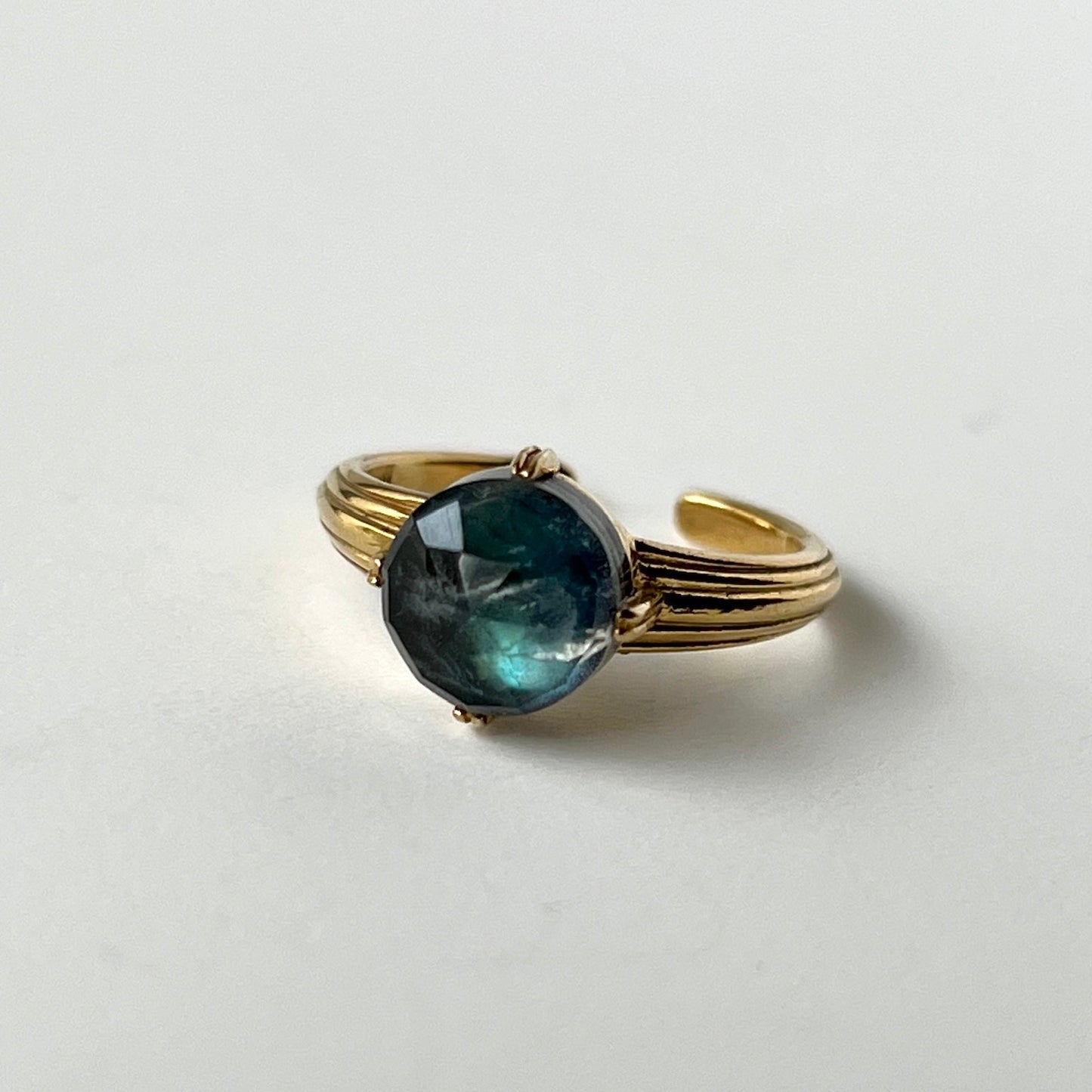 [ onyx, labradorite & crystal ] croissant gold