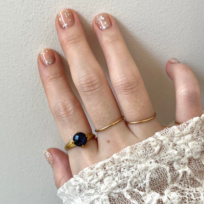 [ blue gold stone (multi-faceted) ] croissant gold