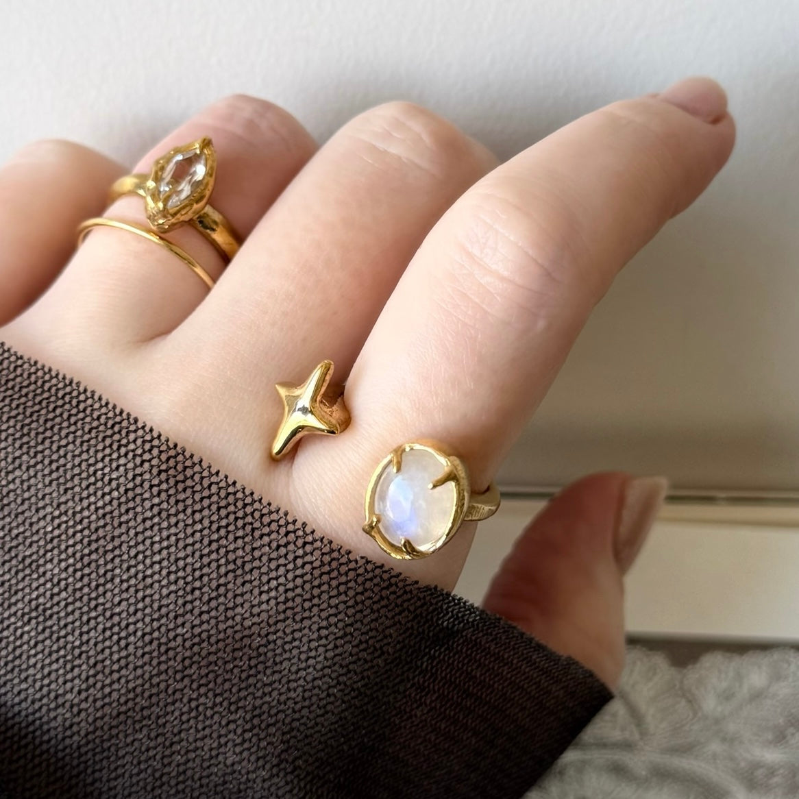 [ rainbow moon stone ] four pointed star gold [ free size ]