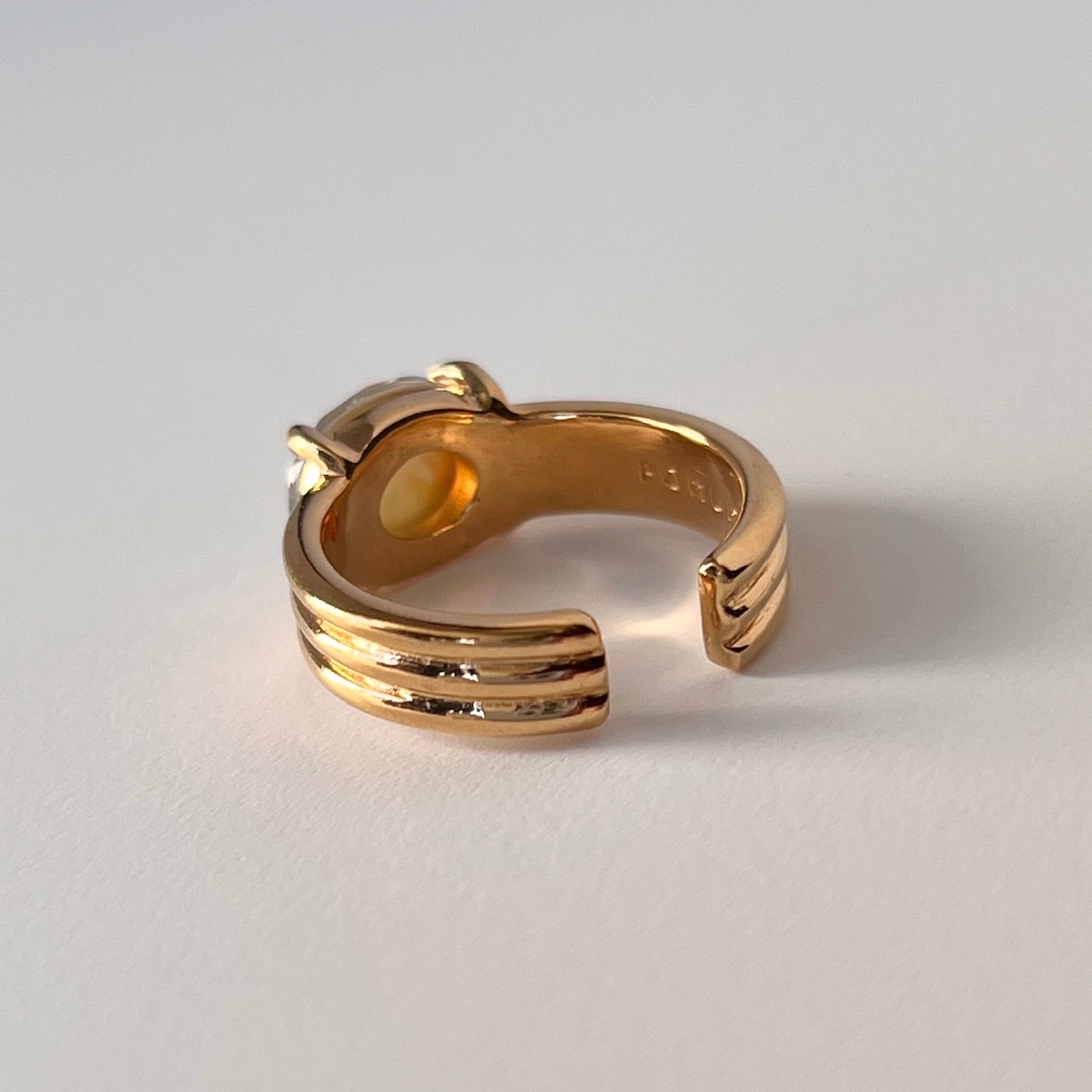 [ black shell (multi-faceted) ] trois gold