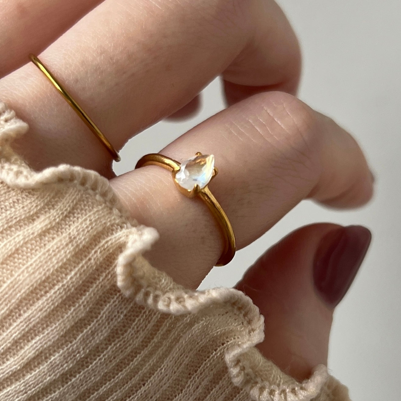 [ rainbow moon stone ] drop faceted cut ring  gold