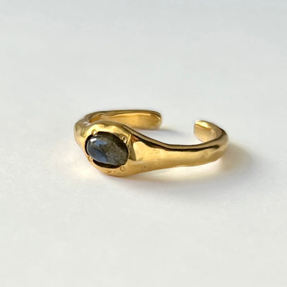[ blue labradorite ] pebble gold