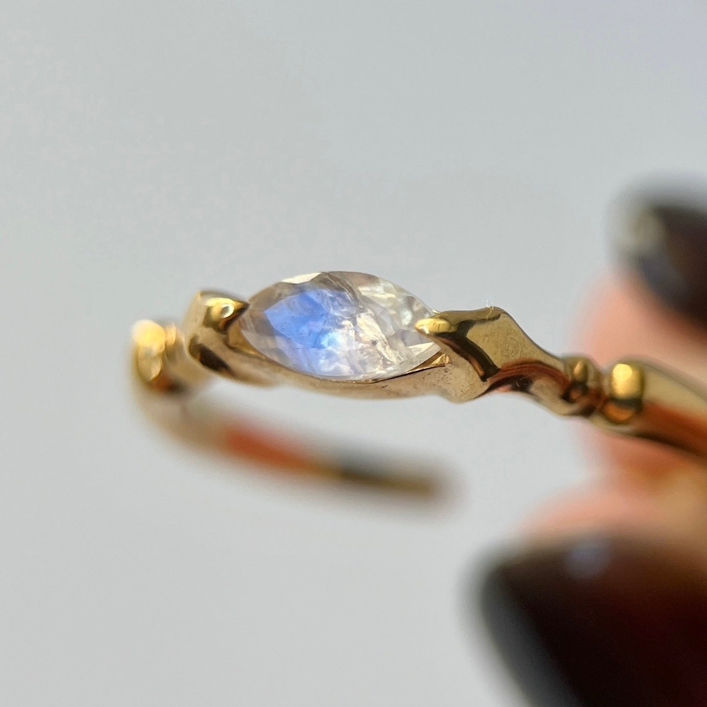 [ rainbow moon stone ] polar star gold