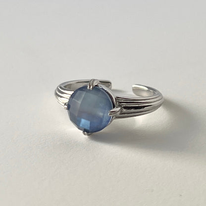 [ lapis lazuli x white shell (multi-faceted) ] croissant silver