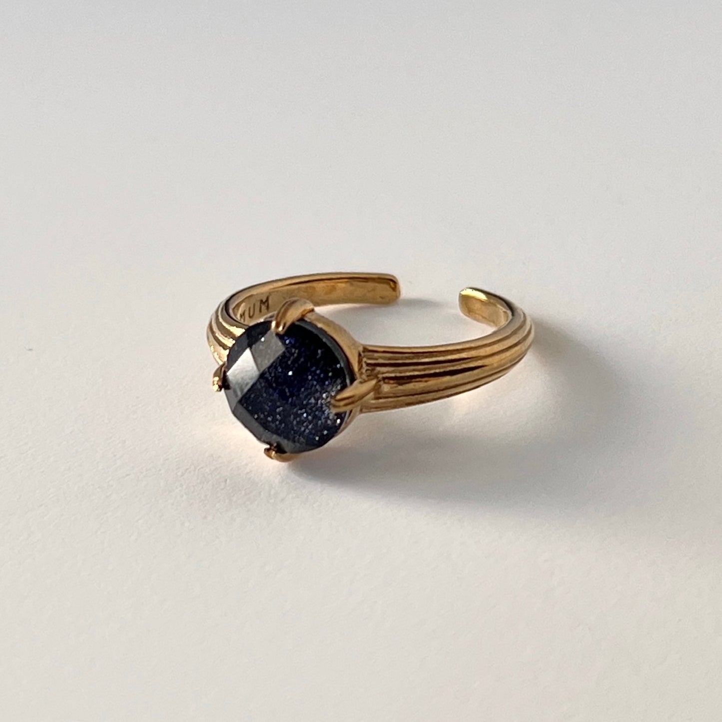 [ blue gold stone (multi-faceted) ] croissant gold