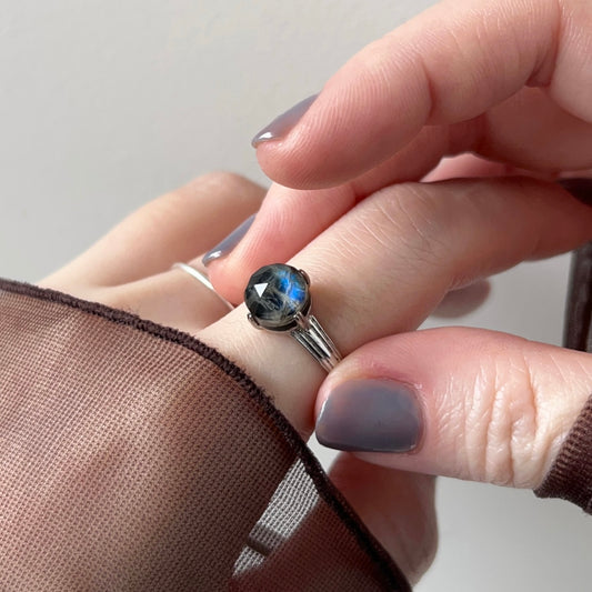 [ onyx, labradorite & crystal ] croissant silver