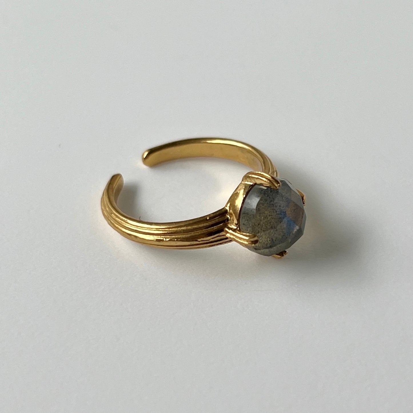 [ labradorite (rose cut) ] croissant gold