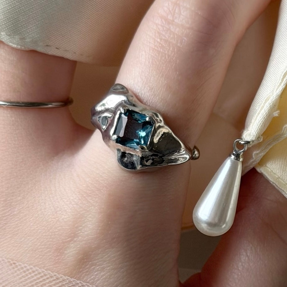 [ light blue glass ]  melt ring  silver