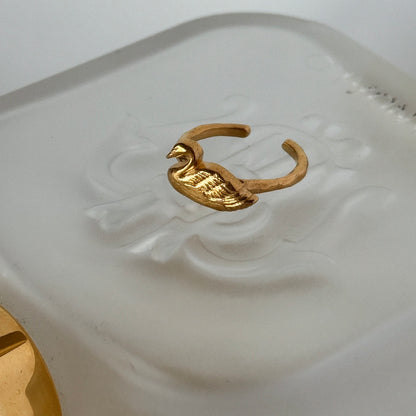 [ gold ] swan pinky
