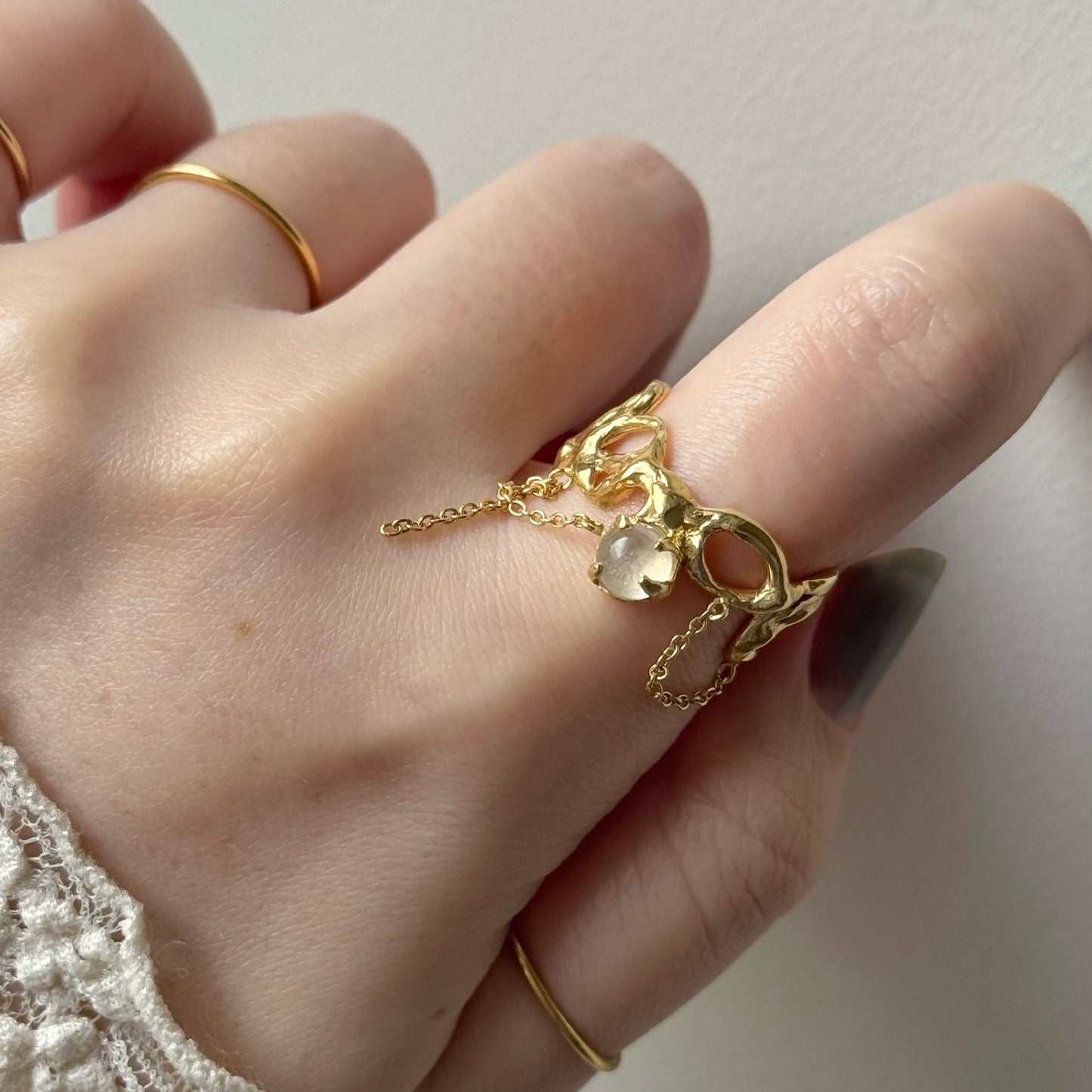 [ royal blue moon stone ] nuanced mesh gold