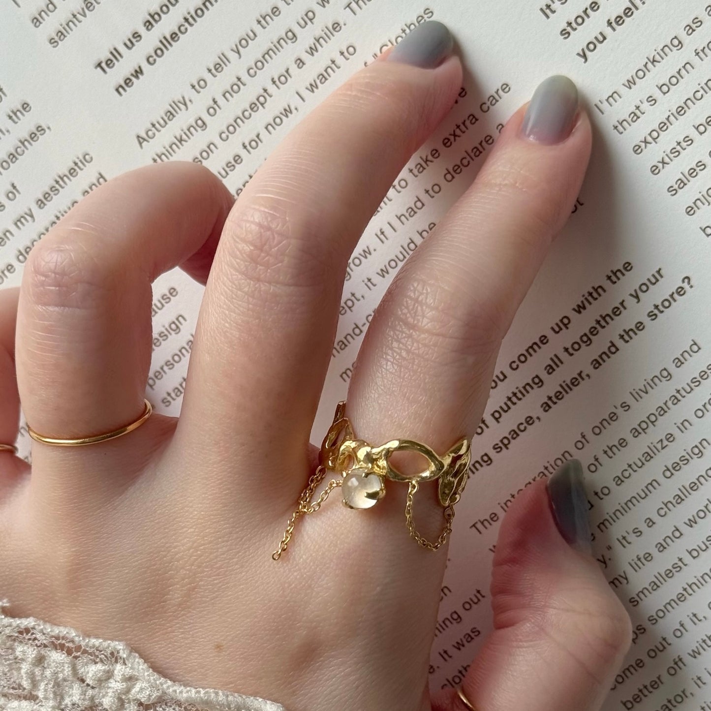 [ royal blue moon stone ] nuanced mesh gold