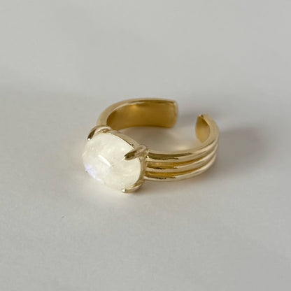 [ moon stone ] trois gold