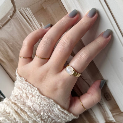 [ moon stone ] trois gold