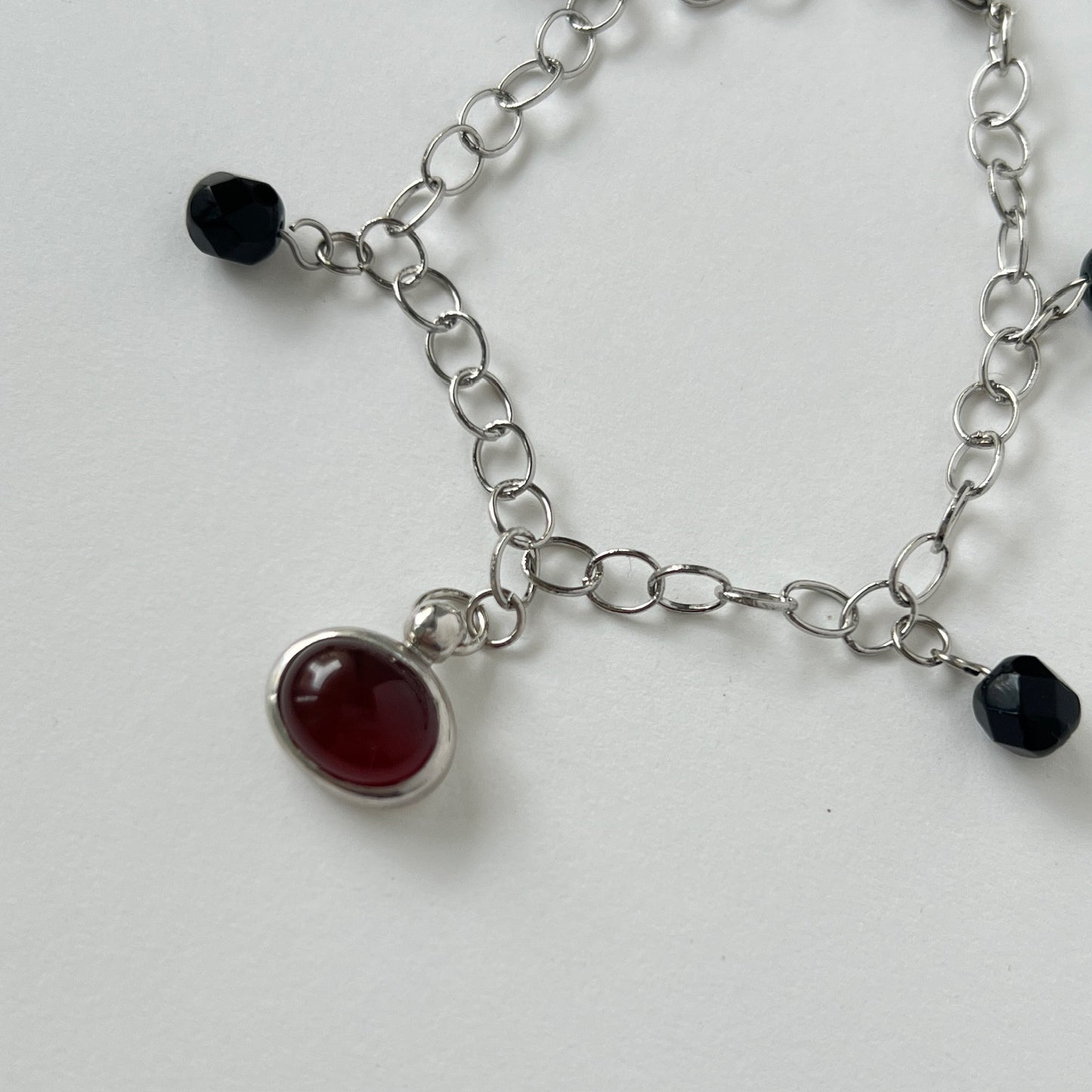 [ red agate ] motif charm bracelet silver