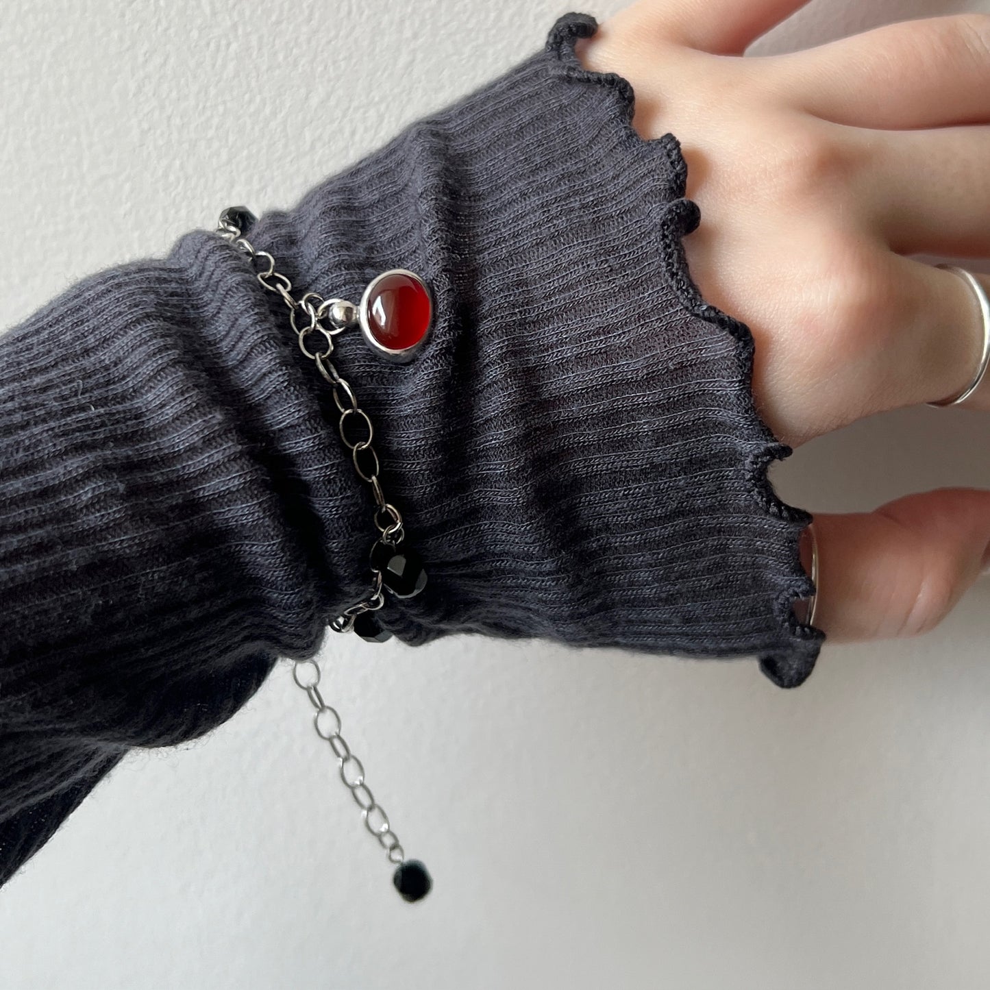 [ red agate ] motif charm bracelet silver