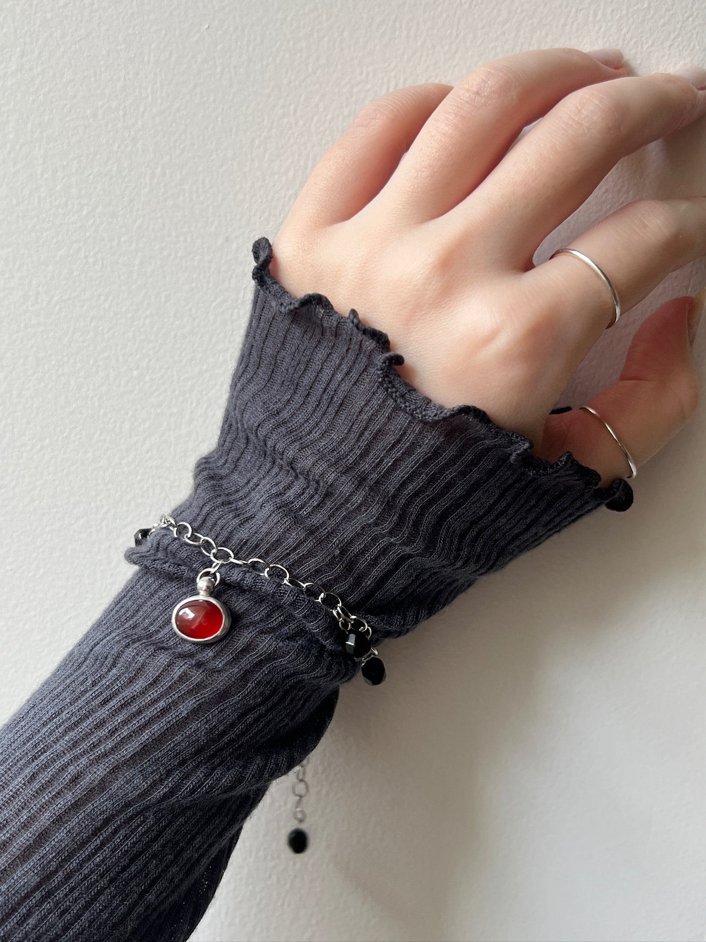 [ red agate ] motif charm bracelet silver