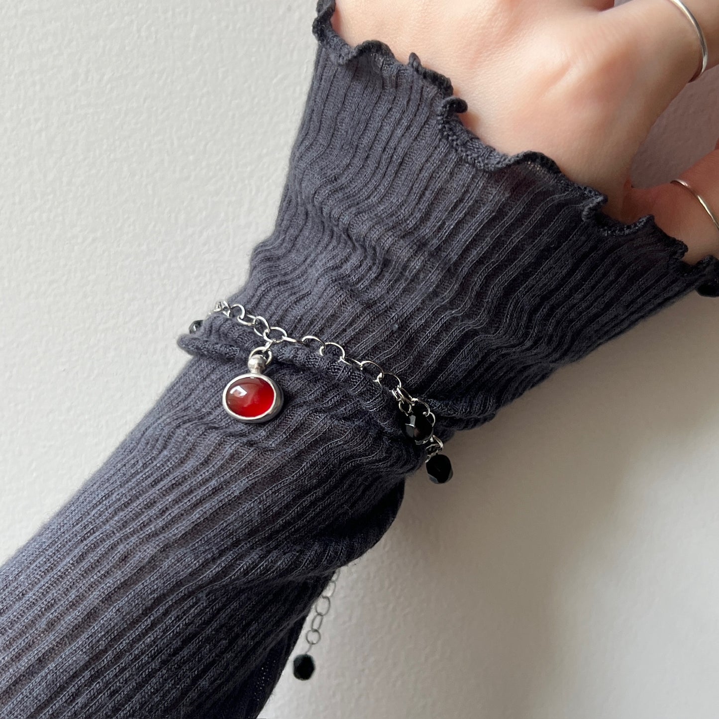 [ red agate ] motif charm bracelet silver