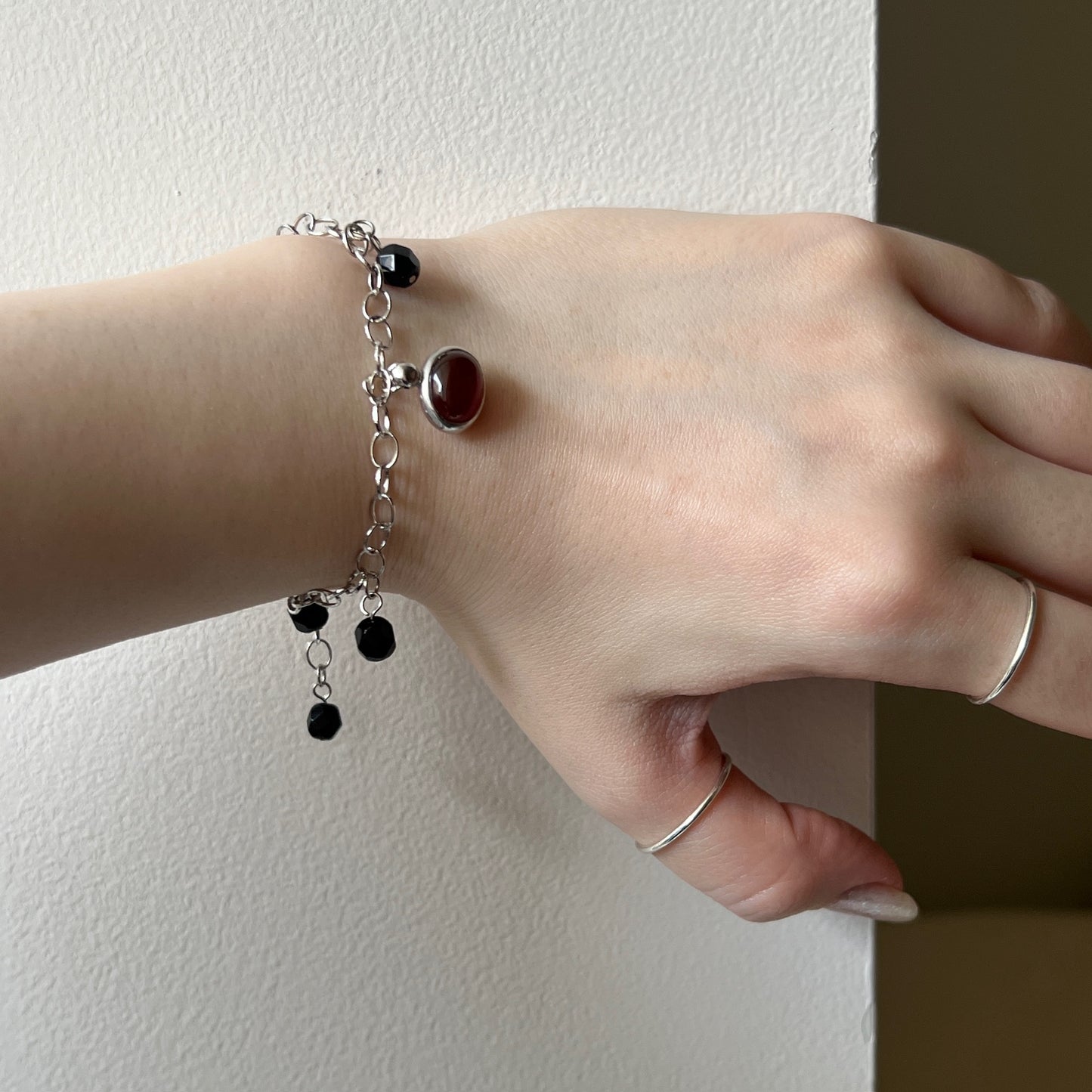 [ red agate ] motif charm bracelet silver