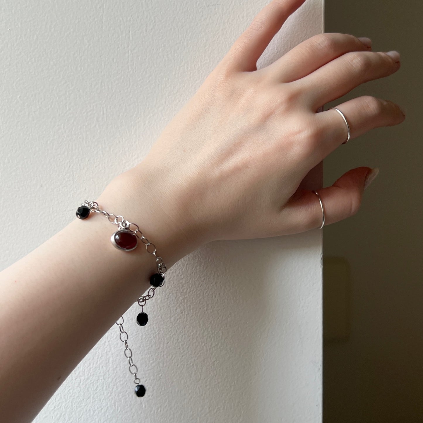 [ red agate ] motif charm bracelet silver
