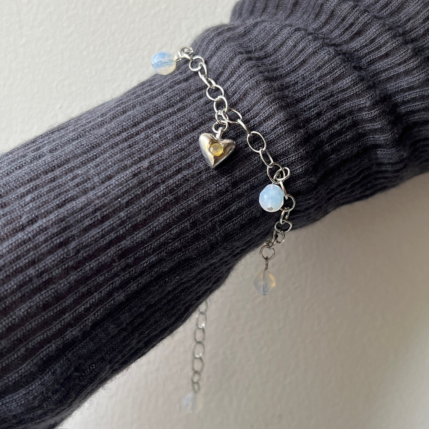 [ opal ] heart motif charm bracelet silver