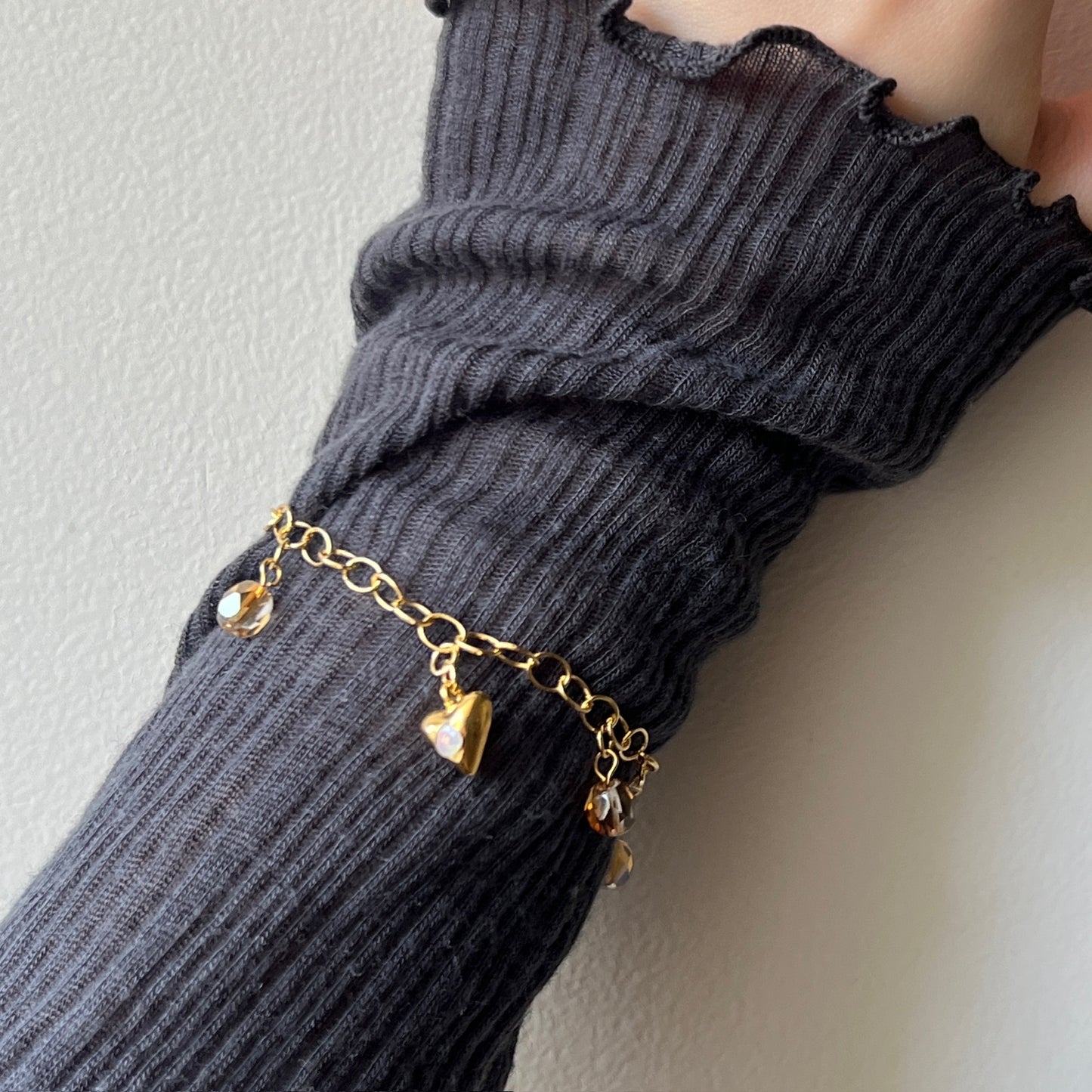 [ opal ] heart motif charm bracelet gold