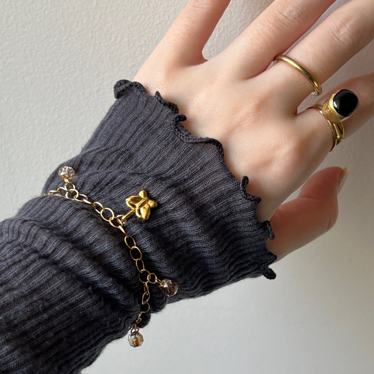 [ butterfly ] motif charm bracelet gold