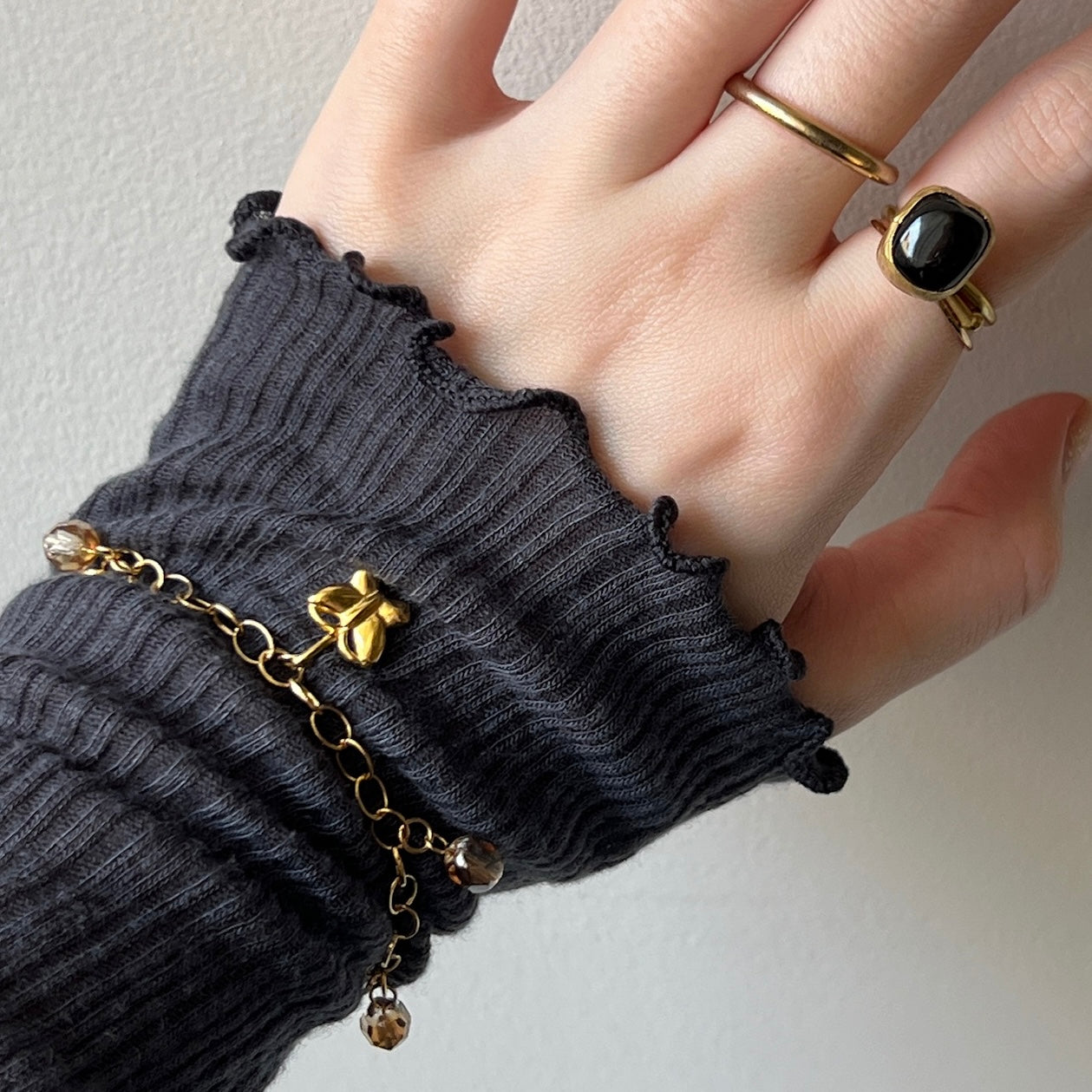 [ butterfly ] motif charm bracelet gold