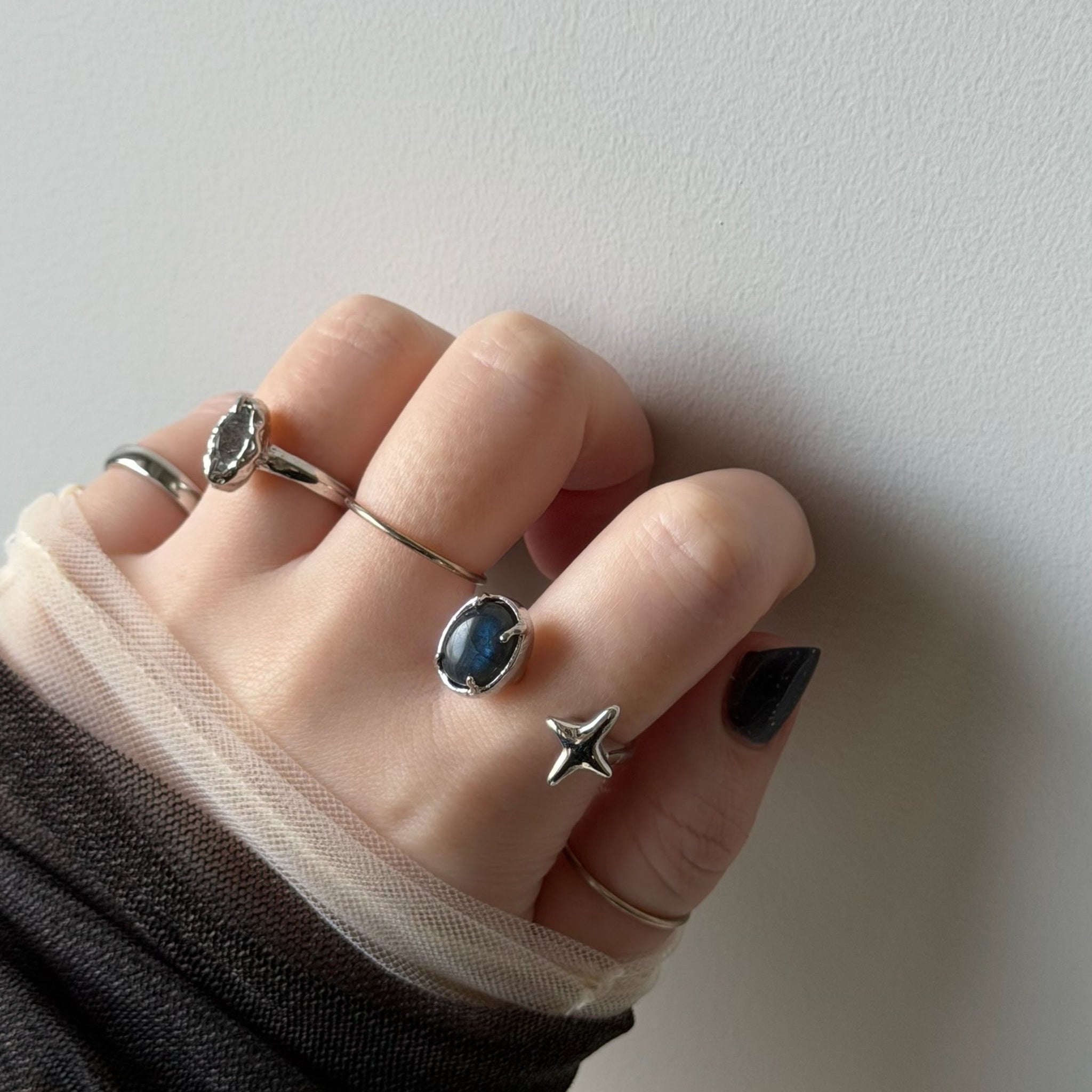 POMUMラブラドライト スター　リング blue labradorite ] four pointed star silver – POMUM&ARTS
