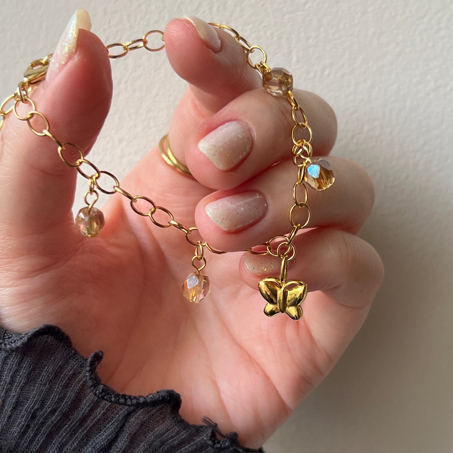 [ butterfly ] motif charm bracelet gold
