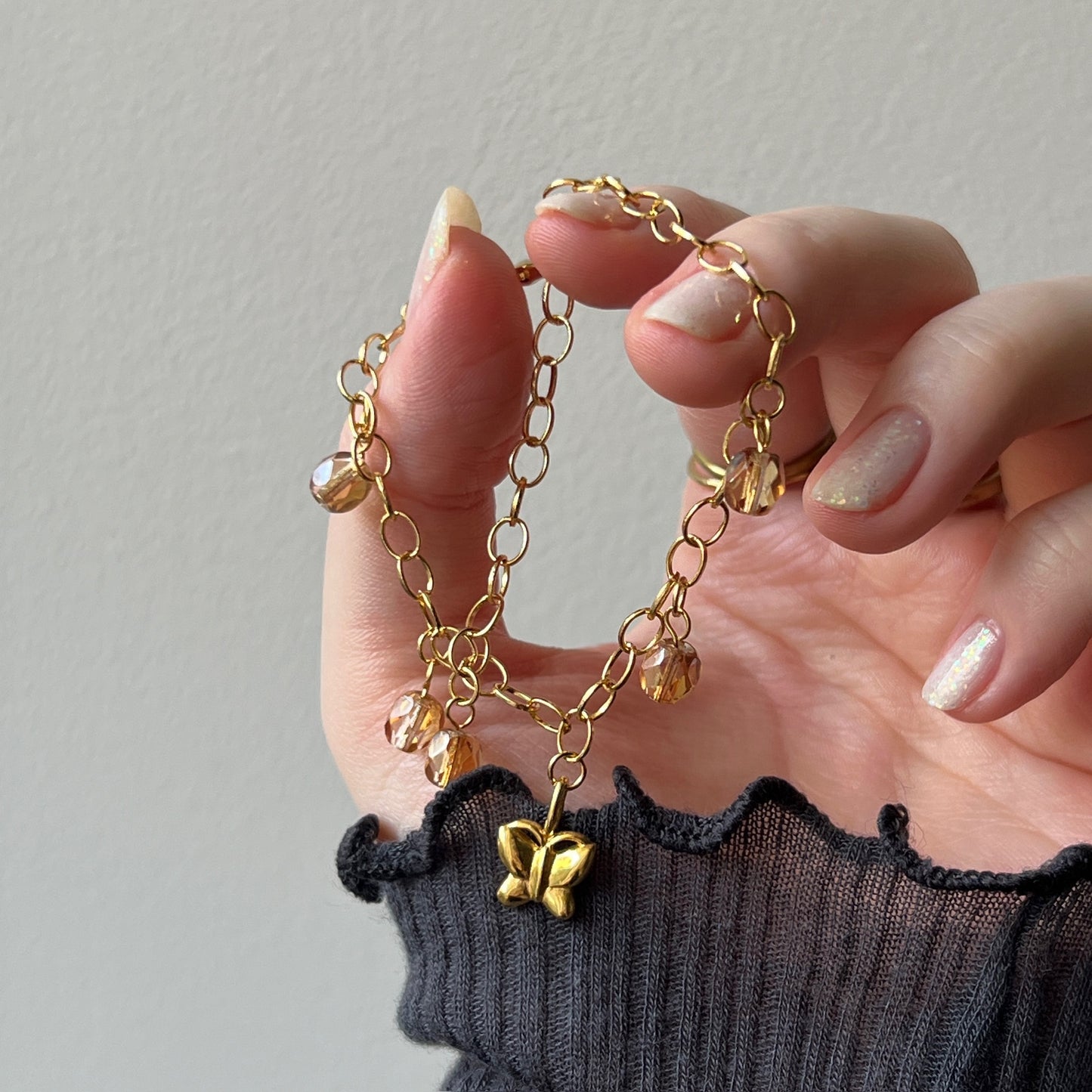 [ butterfly ] motif charm bracelet gold
