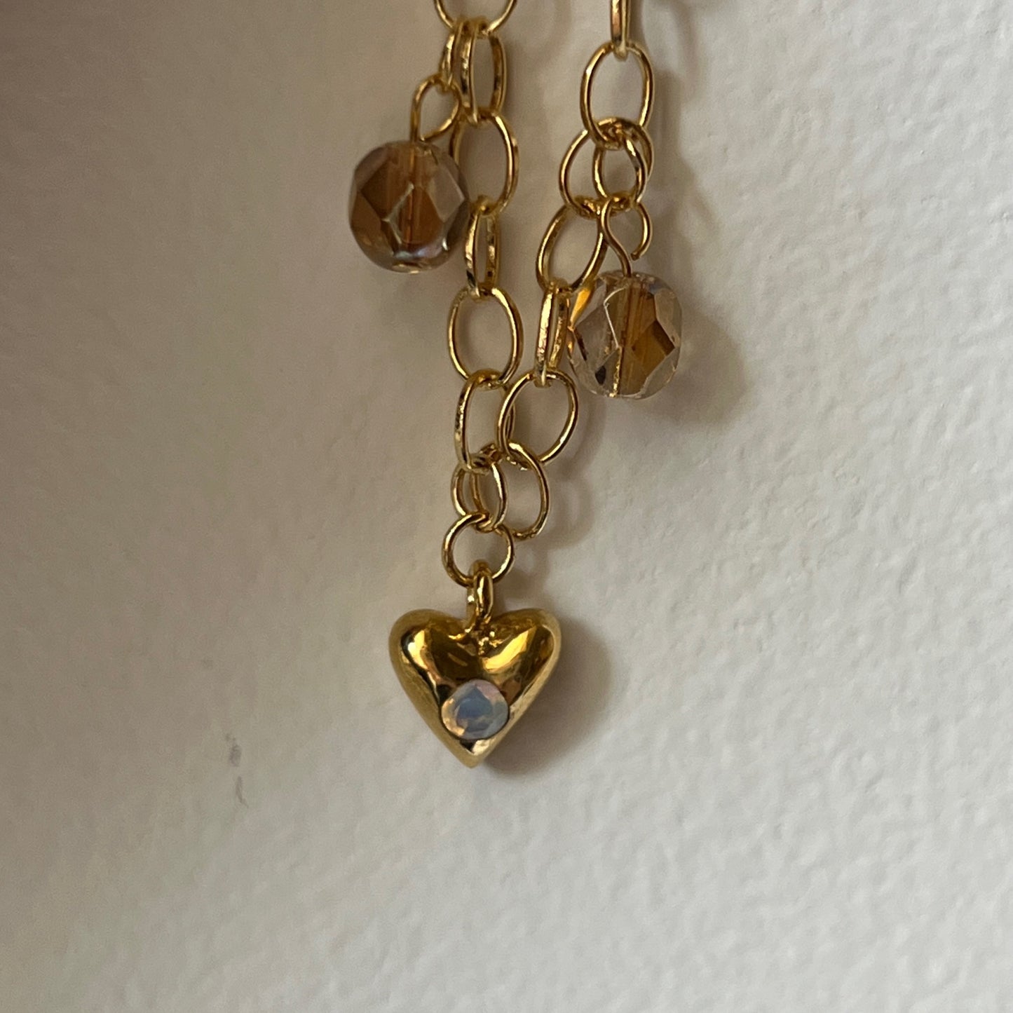 [ opal ] heart motif charm bracelet gold