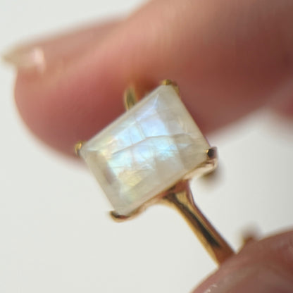 [ moon stone ] rectangle faceted cut gold