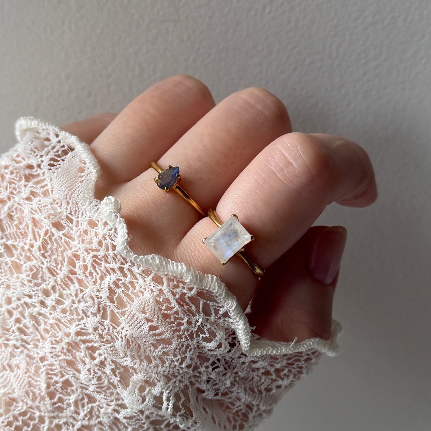 [ moon stone ] rectangle faceted cut gold