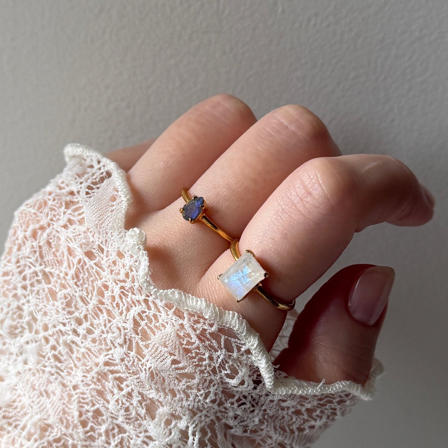 [ moon stone ] rectangle faceted cut gold