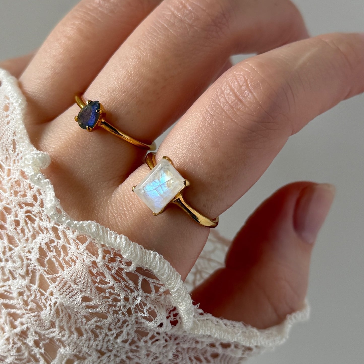 [ moon stone ] rectangle faceted cut gold