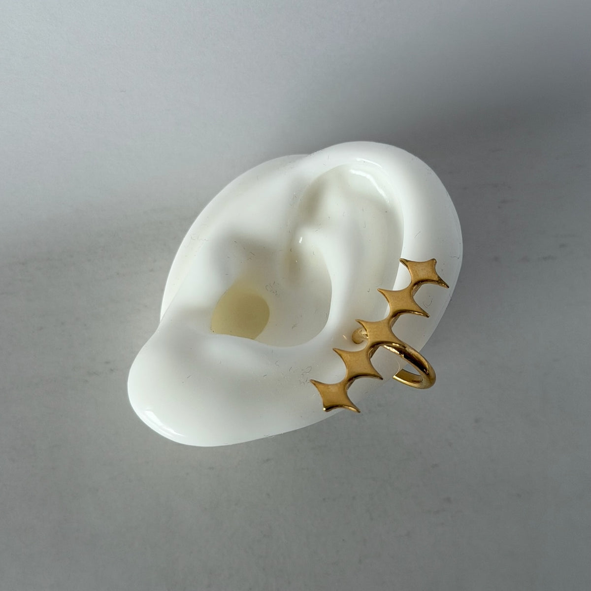 [ gold ] diamond line earcuff