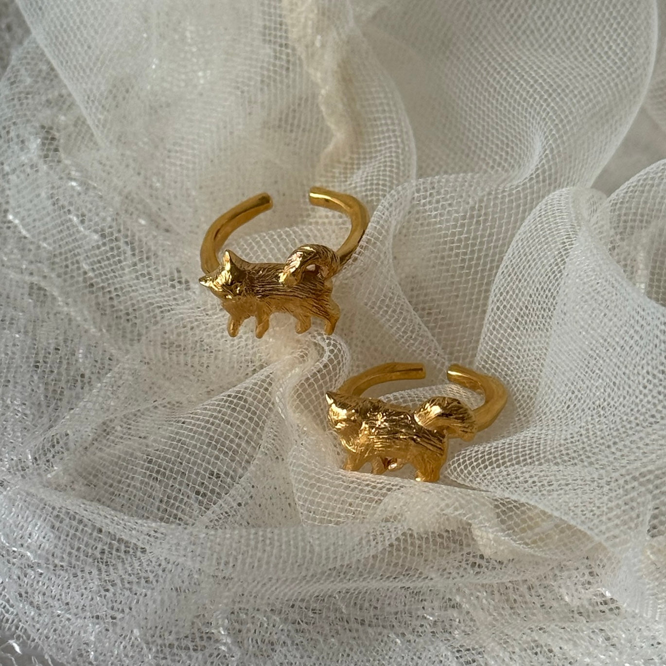 [ gold ] 猫 (寝) pinky ring