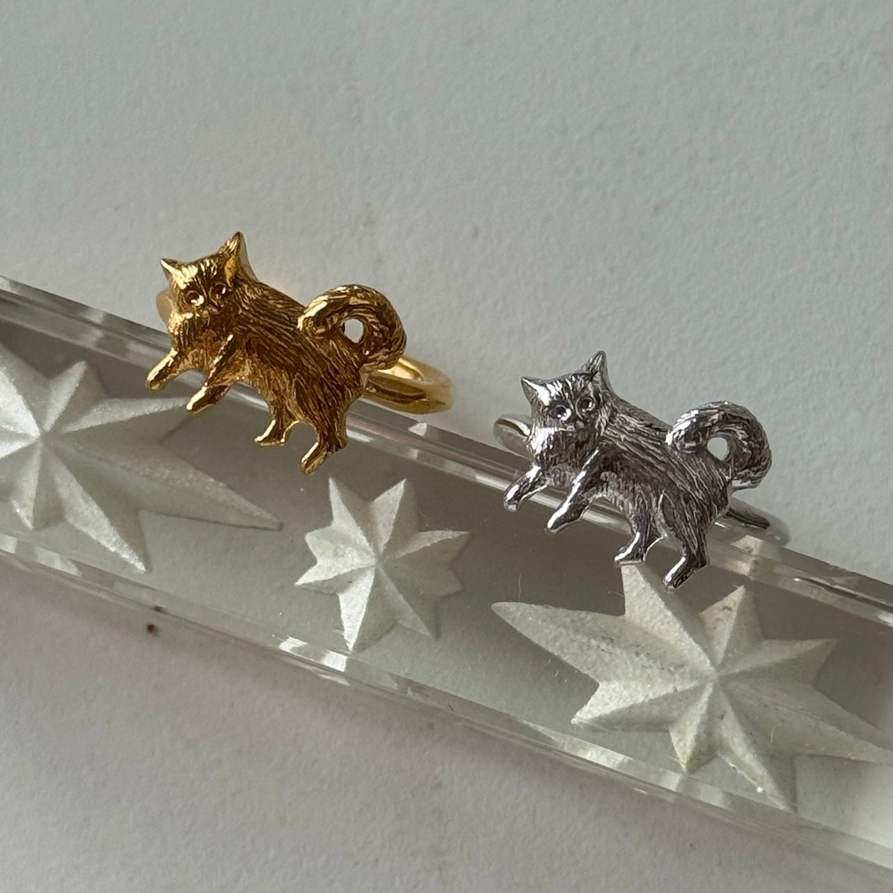 [ gold ] 猫 (寝) pinky ring
