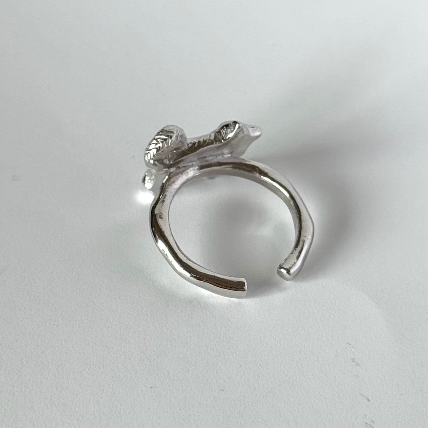 [ silver ] 猫 (寝) pinky ring