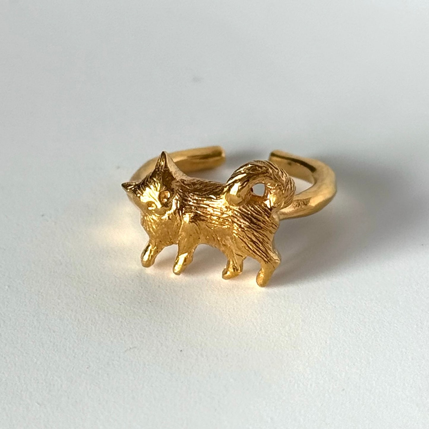 [ gold ] 猫 (寝) pinky ring