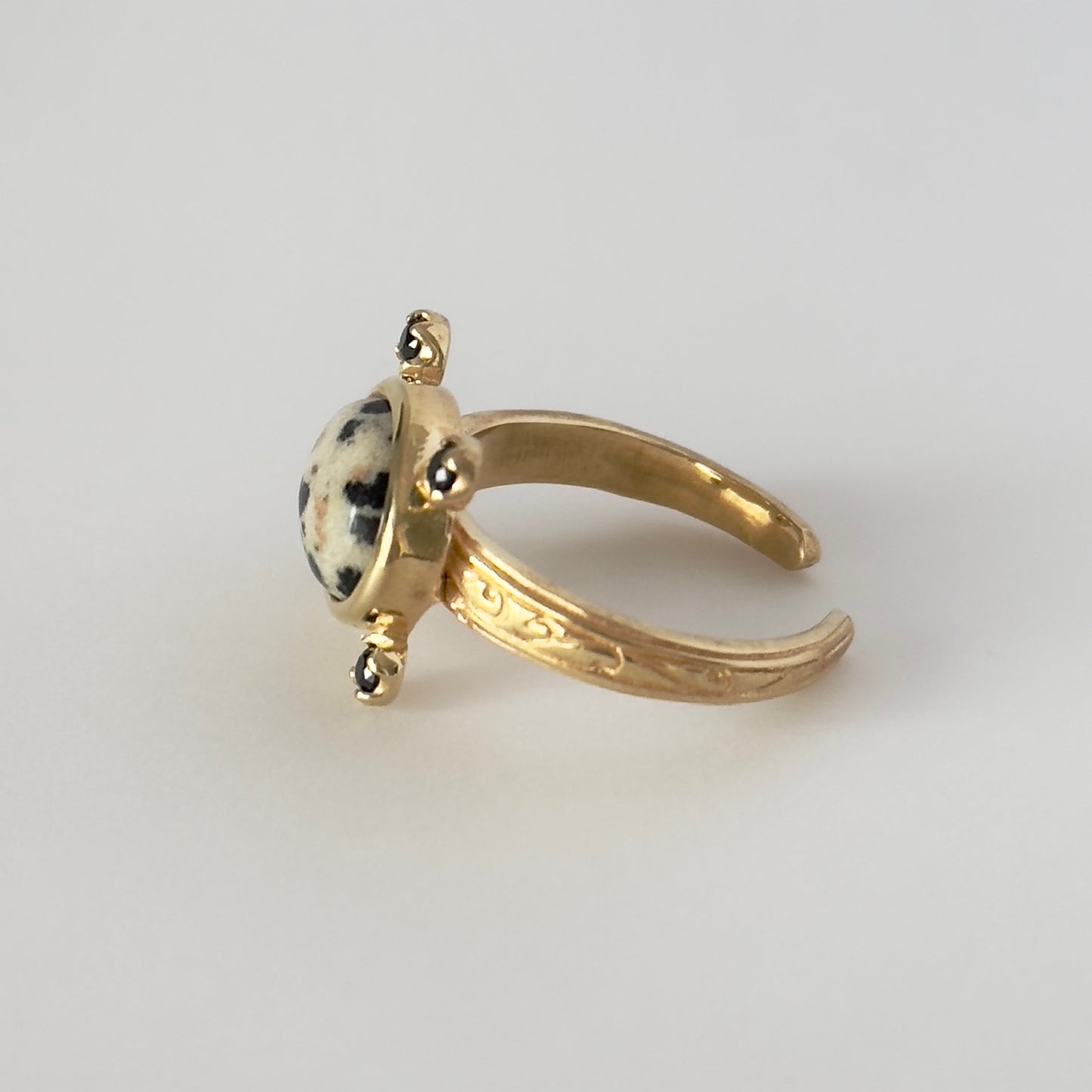 [ dalmatian jasper ] oval petit gold [ free size ]