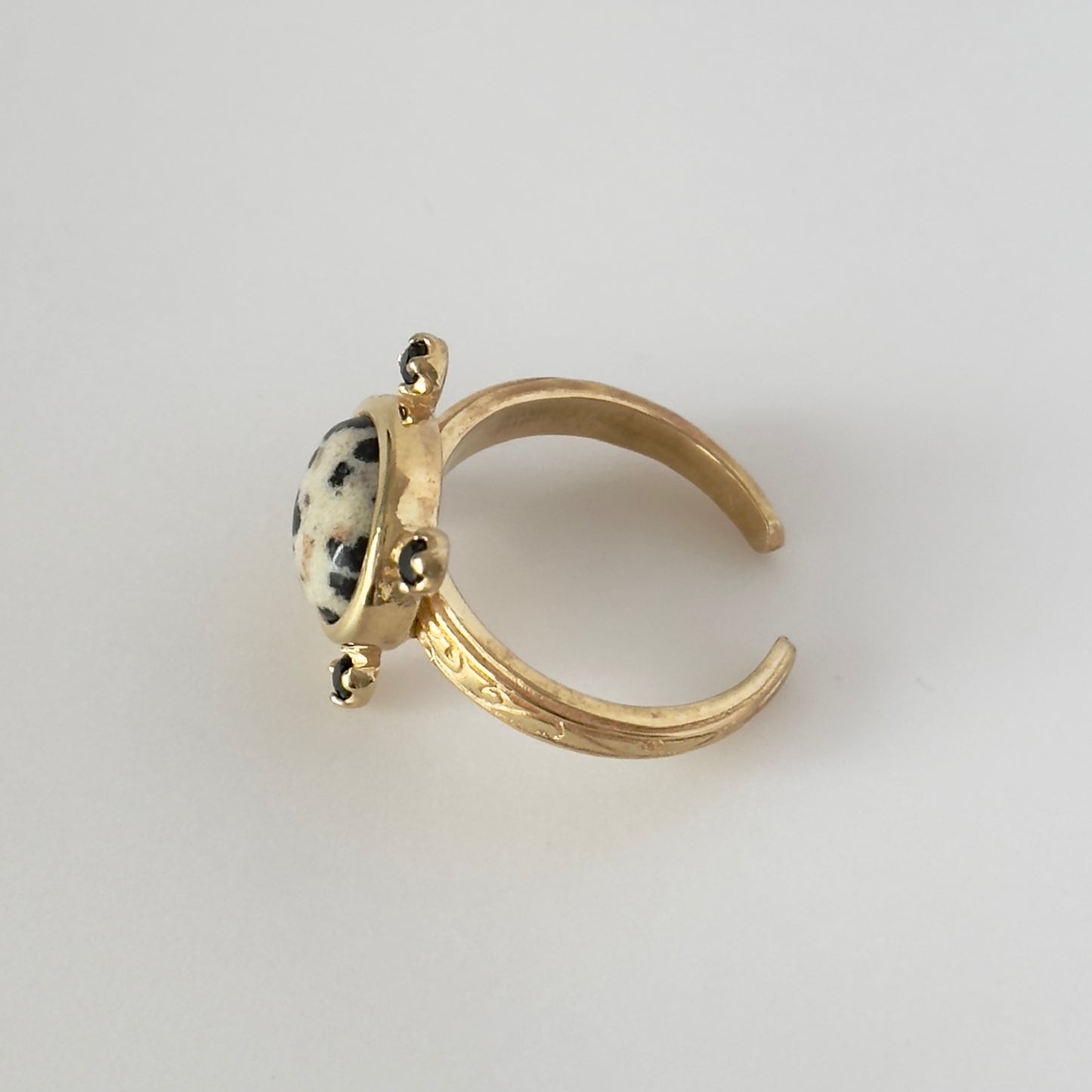 [ dalmatian jasper ] oval petit gold [ free size ]