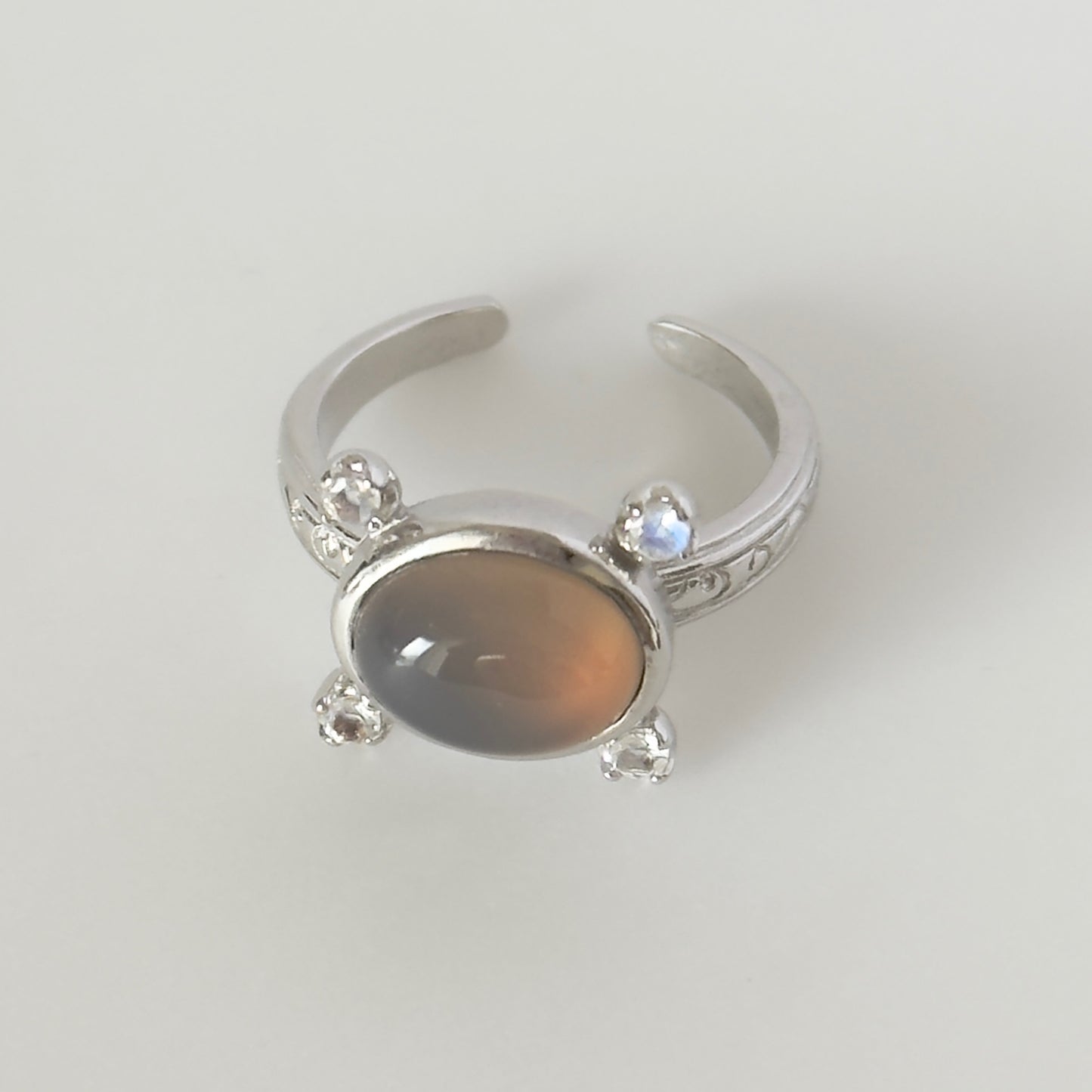[ gray onyx ] oval petit silver