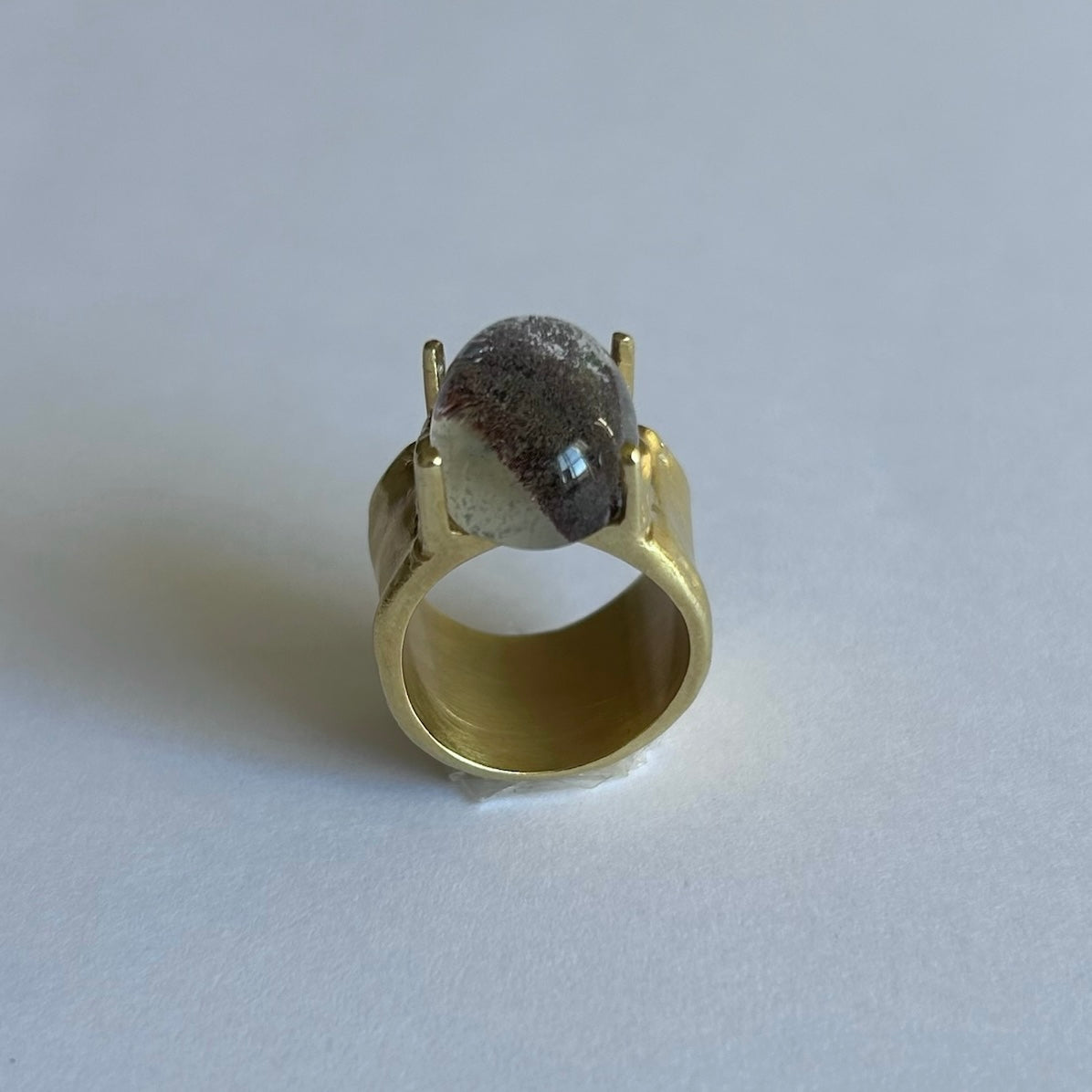 [ garden quartz ] roche (B)