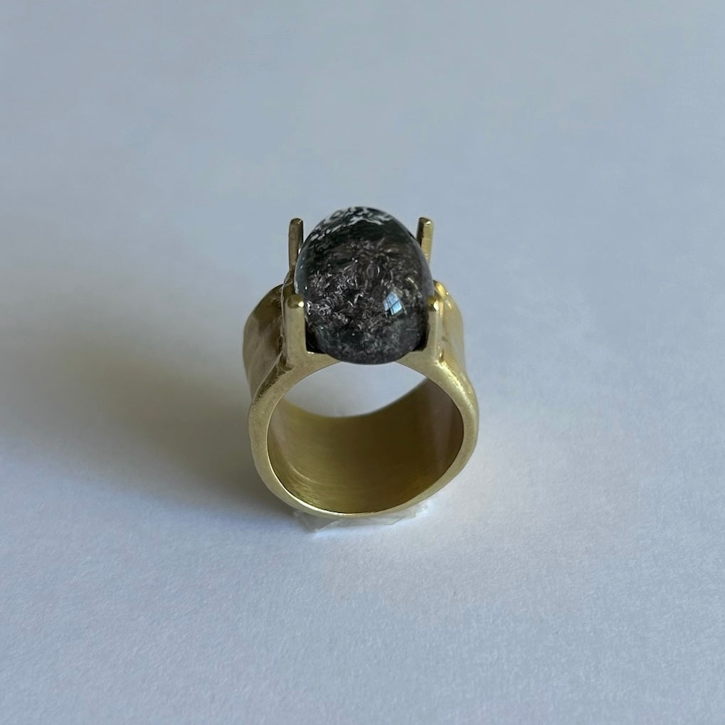 [ garden quartz ] roche (D)